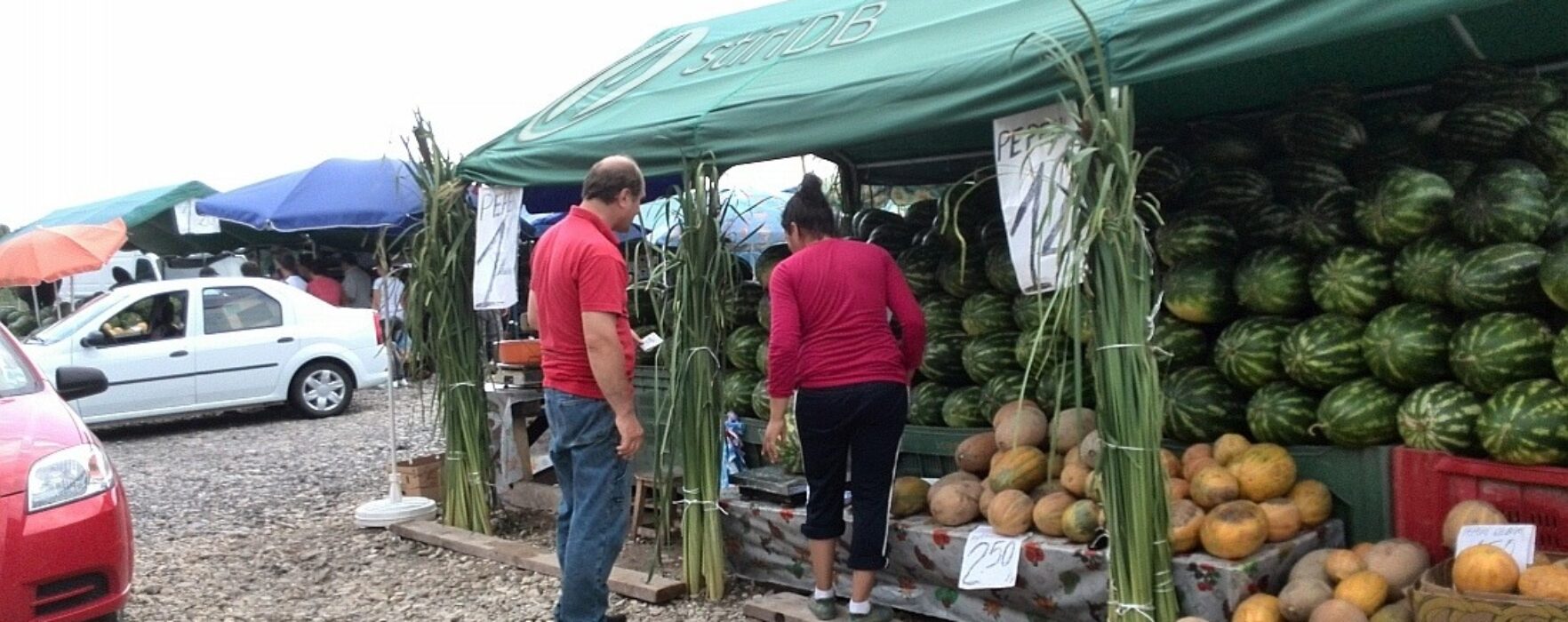 Piaţă ilegală în centrul Târgoviştei (foto)