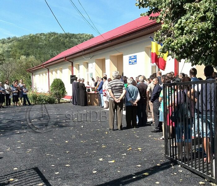 Şcoala generală din Valea Mare, inaugurată de ministrul Educaţiei, Remus Pricopie