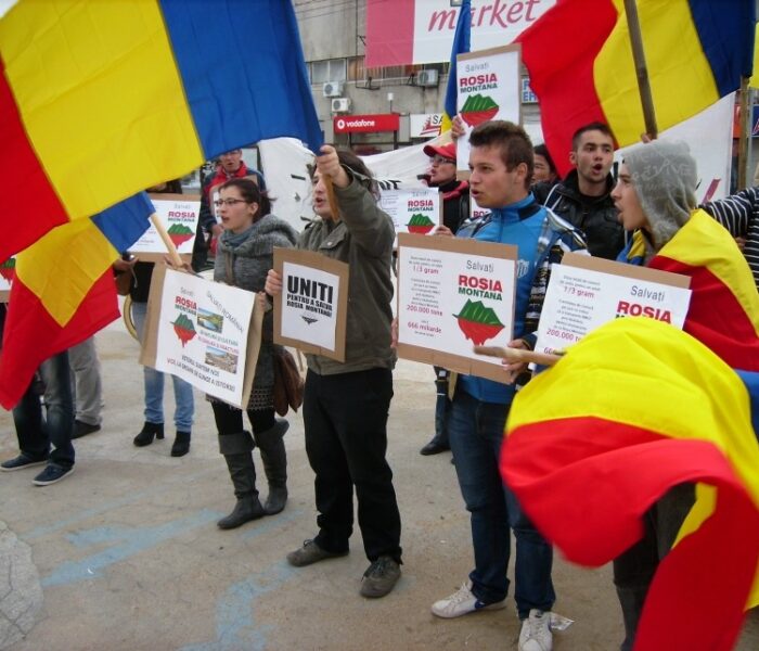 Protest, la Târgovişte, în semn de solidaritate cu Roşia Montană