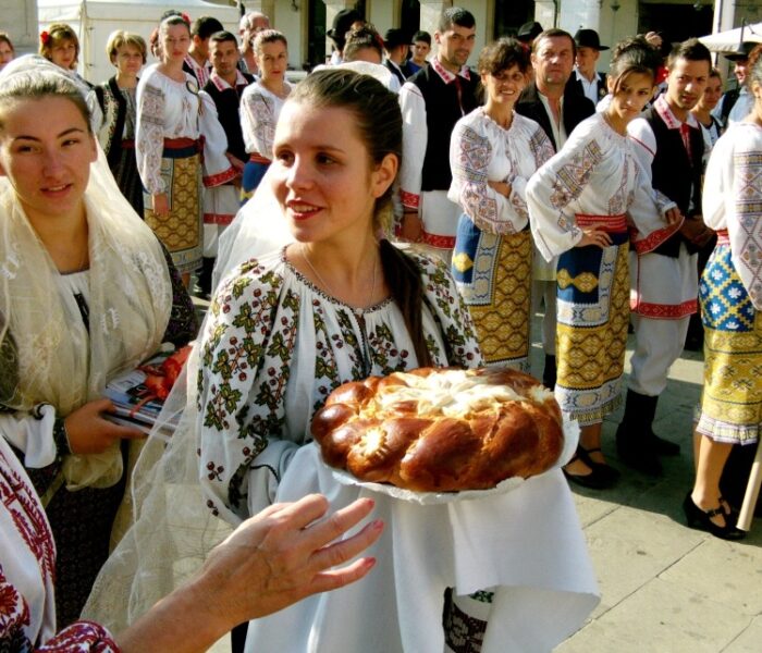 Ansamblul folcloric ”Flori Dâmboviţene” a dus cântecul vechi muntenesc pe malurile Adriaticii