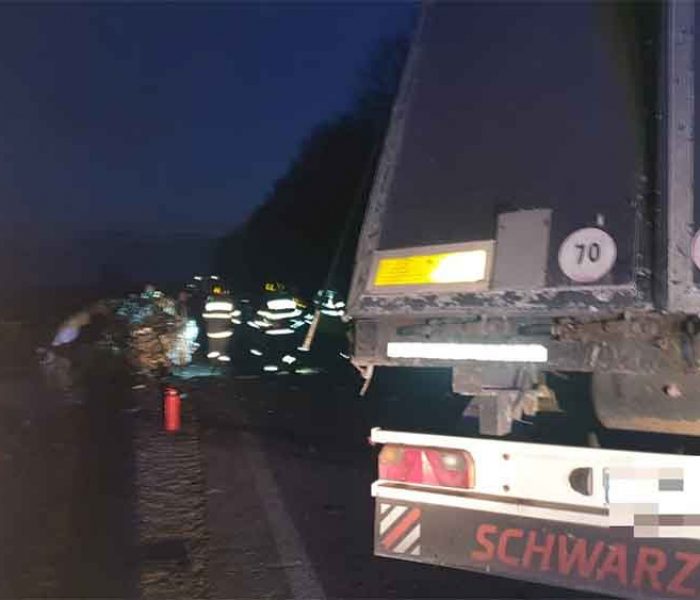 Dâmboviţa: Accident între un TIR şi un autoturism pe DN72, la Şuţa Seacă; o persoană decedată [video]