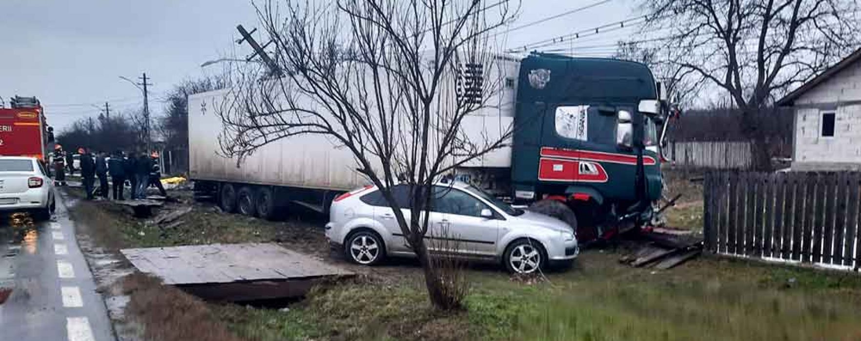 Dâmboviţa: Un autocamion şi trei autoturisme implicate într-un accident la Crângaşi, o persoană a murit