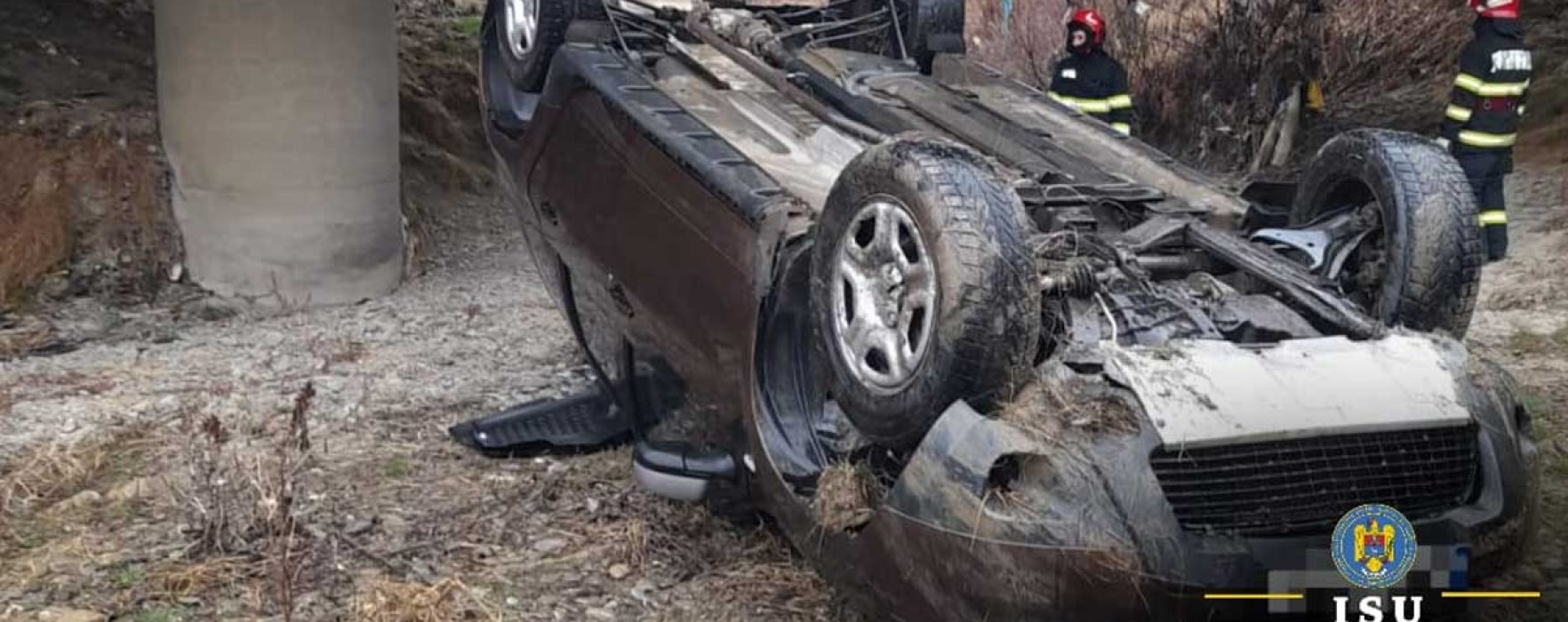 Dâmboviţa: Accident la IL Caragiale, maşină răsturnată