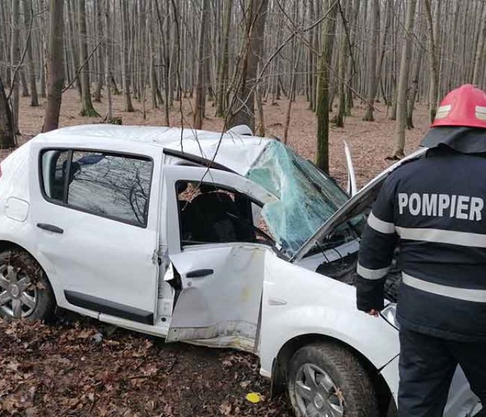 Dâmboviţa: Accident produs de un şofer de 19 ani, la Ciocăneşti; o persoană rănită