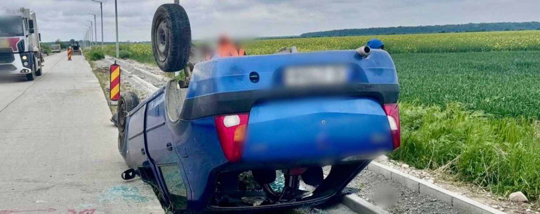Dâmboviţa: Maşină răsturnată în Conţeşti, o fată a fost rănită