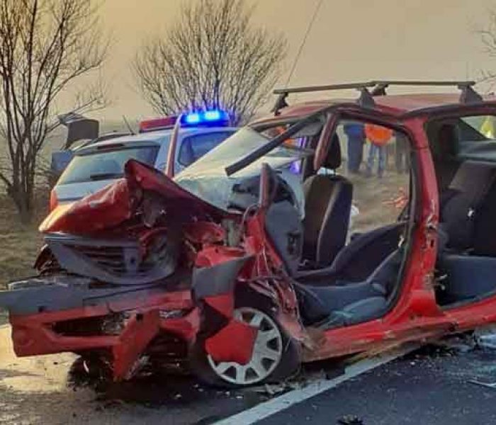 Dâmboviţa: Accident pe DN 71, un microbuz implicat şi cinci persoane rănite