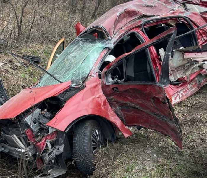 Dâmboviţa: Accident pe DN 72 între un TIR şi un autoturism, o persoană decedată şi traficul blocat