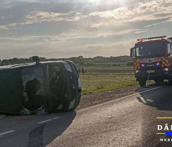 Dâmboviţa: Accident între o autoutilitară şi un autoturism pe DN7, cinci persoane rănite