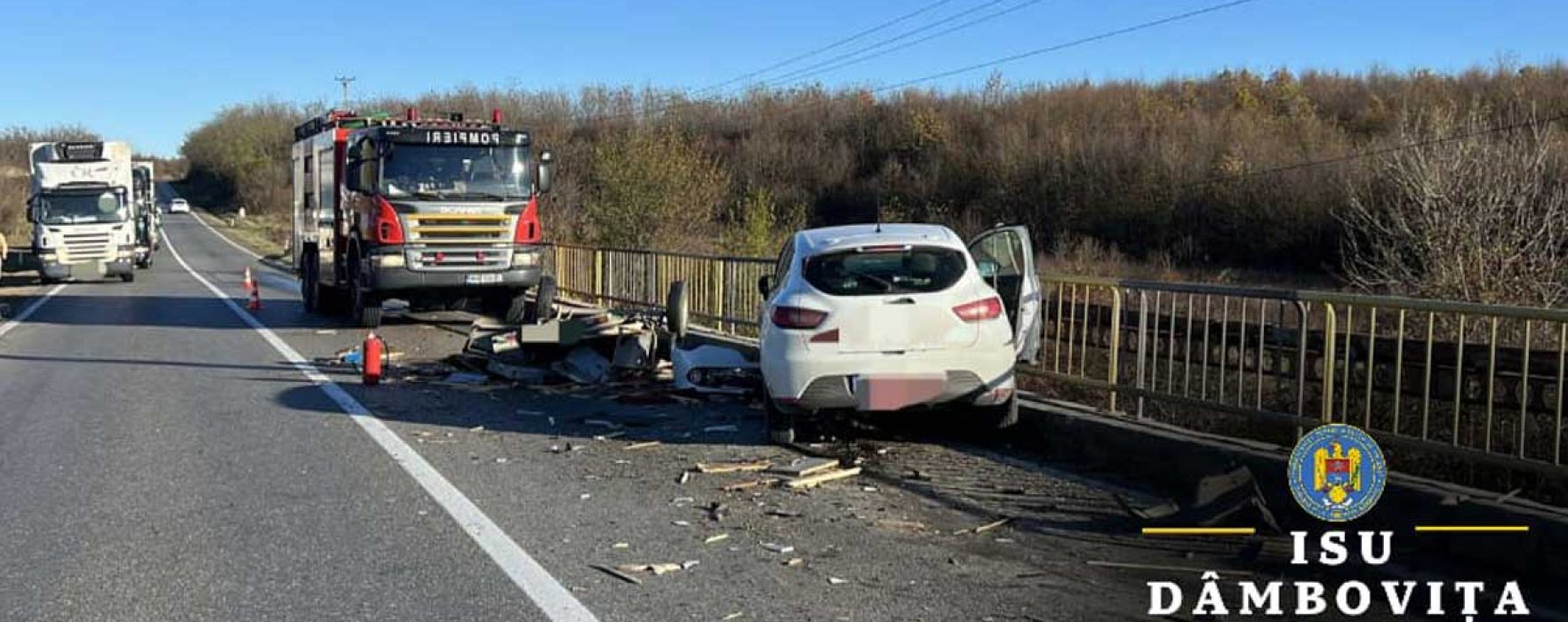 Dâmboviţa: Maşină lovită de o remorcă desprinsă de la un autoturism care a intrat într-un cap de pod