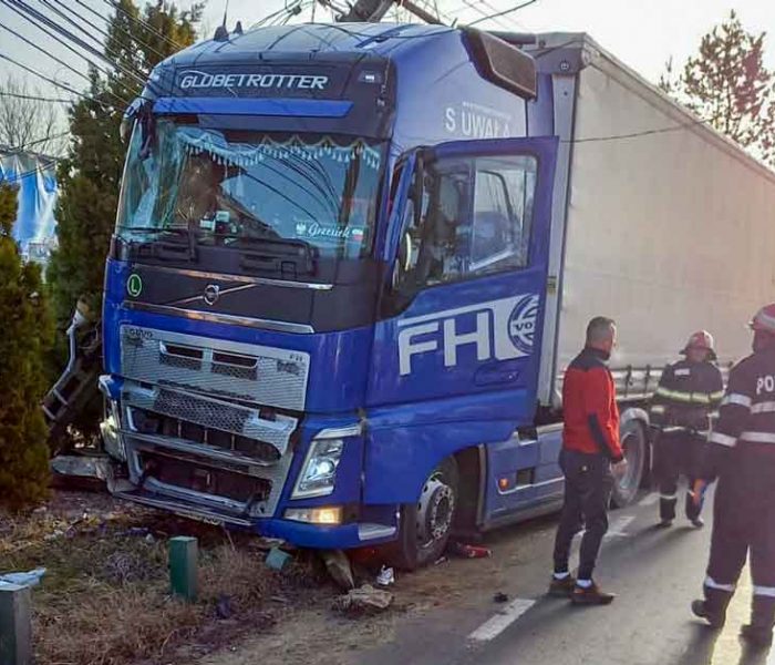 Dâmboviţa: Copil de 11 ani, acroşat mortal de un TIR pe DN 71, la Răcari