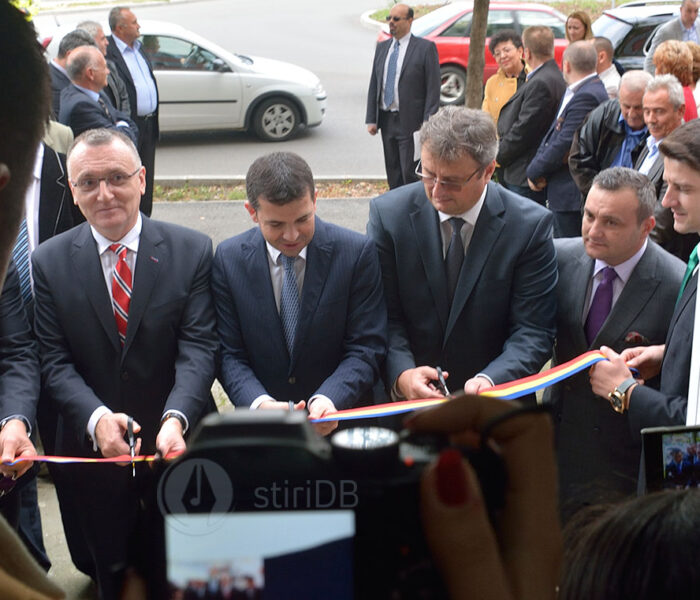 Sediu ALDE Dâmboviţa inaugurat în prezenţa a doi miniştri