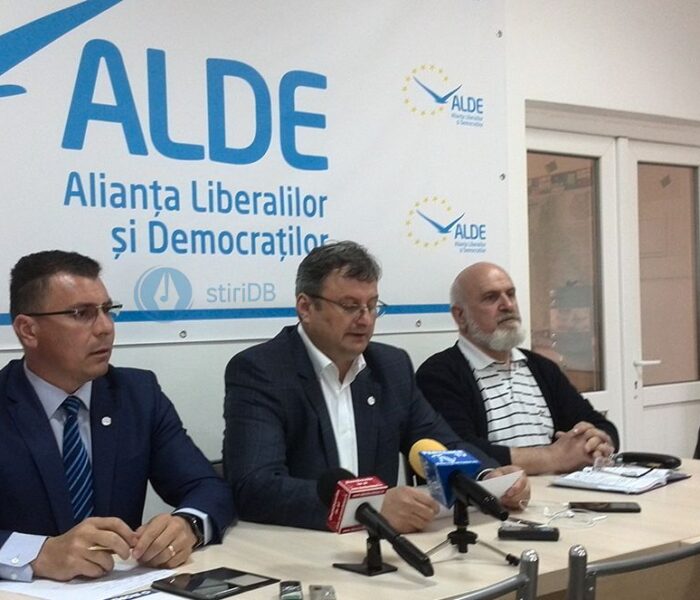 ALDE Dâmboviţa: Pentru eficientizarea administraţiei publice şi atragerea de fonduri ar trebui dezvoltate parteneriate de tip public-privat