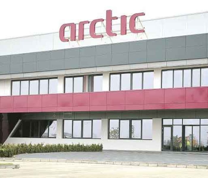 32 de angajaţi Arctic Găeşti, depistaţi pozitiv SARS-CoV-2