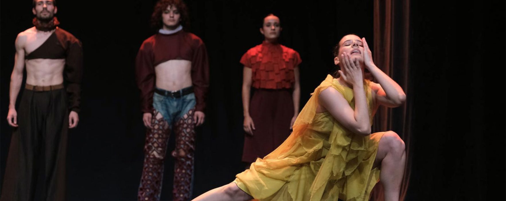 #babel Ziua 8: Între vulnerabilitate, spectacol stradal și ritual scenic