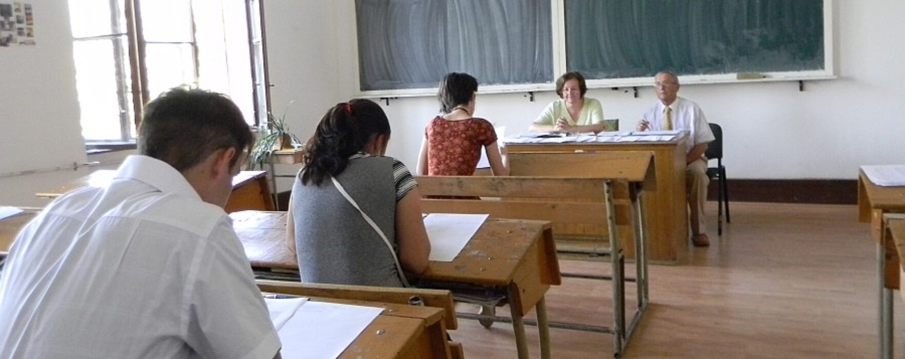 Ministerul Educaţiei a publicat lucrările celor doi elevi din Dâmboviţa eliminaţi la bacalaureat