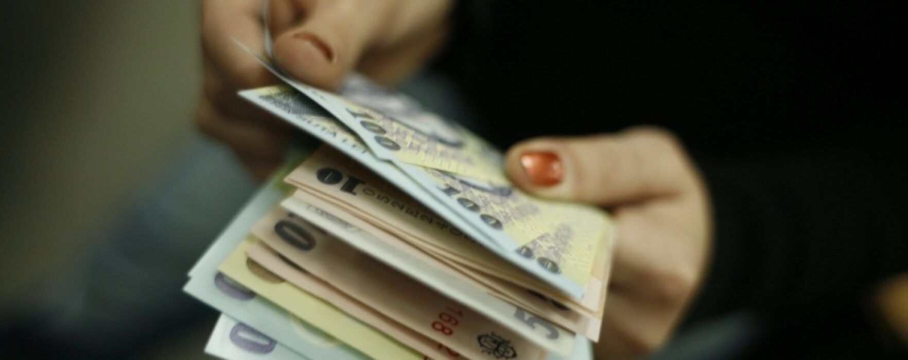 Dâmboviţa: Salariu mediu net în judeţ este de 1.749 lei