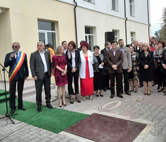 Clădirea ambulatoriului Spitalului Găeşti, inaugurată de ministrul Sănătăţii, Nicolae Bănicioiu