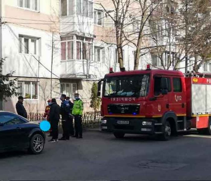 Dâmboviţa: Locatarii unui bloc din Găeşti, evacuaţi din cauza mirosului puternic de gaze