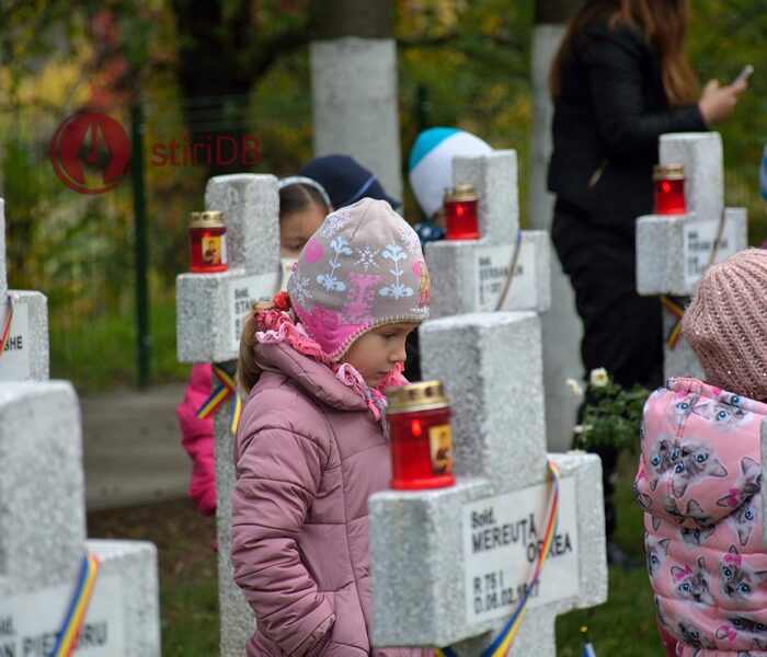 Comemorare a eroilor căzuţi în Primul Război Mondial şi înmormântaţi în Cimitirul de Onoare din UM Teiş (foto)