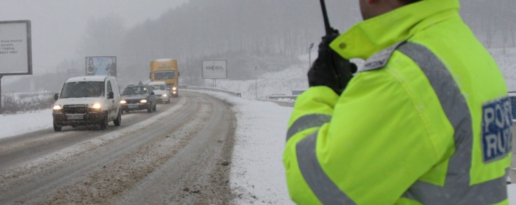 Dâmboviţa: Mai multe accidente s-au produs în judeţ din cauza poleiului şi zăpezii de pe carosabil