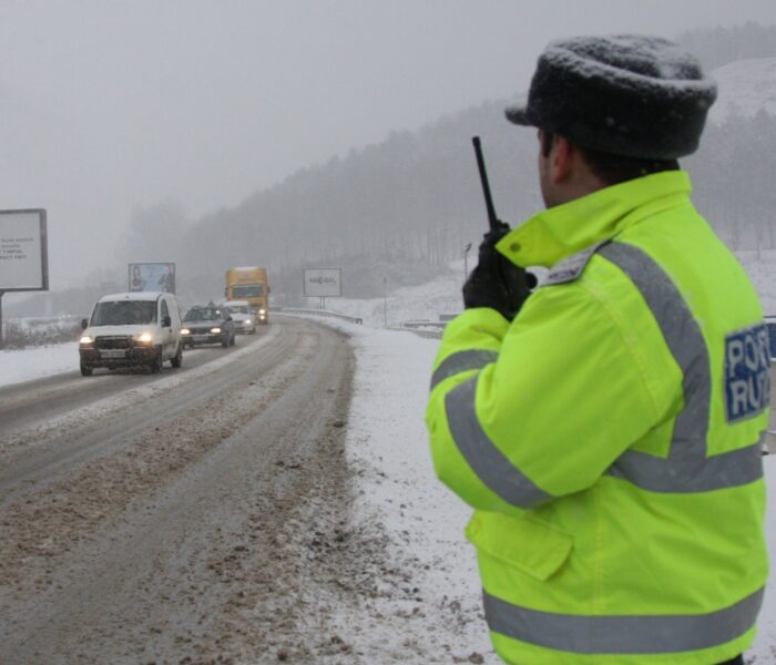 Dâmboviţa: Mai multe accidente s-au produs în judeţ din cauza poleiului şi zăpezii de pe carosabil