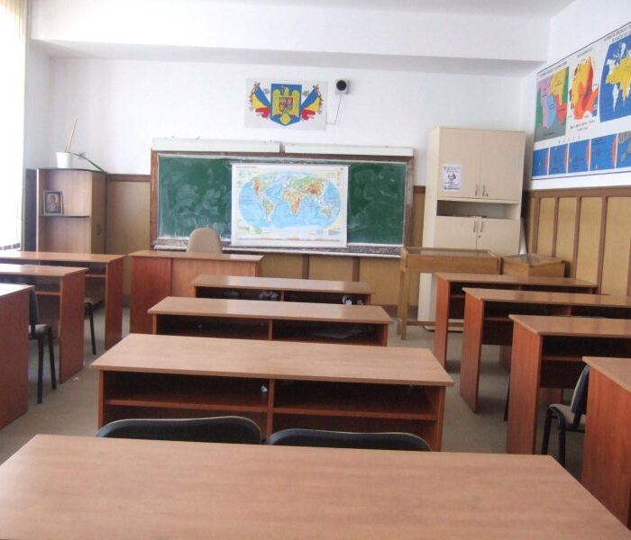 Alte două şcoli din Târgovişte au hotărât suspendarea orelor, din cauza frigului din clase