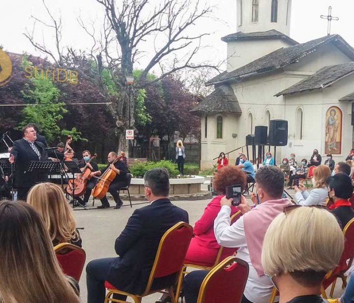 Dâmboviţa: Concert de muzică clasică în curtea Spitalului Judeţean Târgovişte, dedicat medicilor