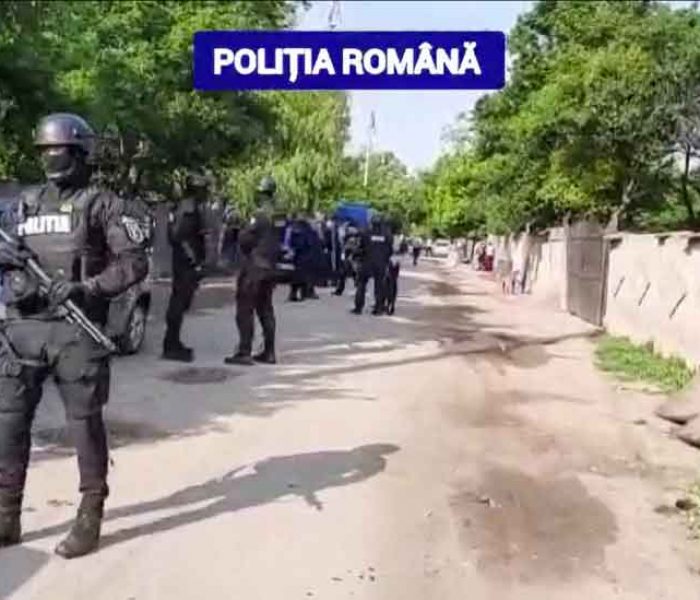 Dâmboviţa: Controale ample în Conţeşti privind colectarea deşeurilor, cu peste 200 de poliţişti, mascaţi şi comisari de mediu