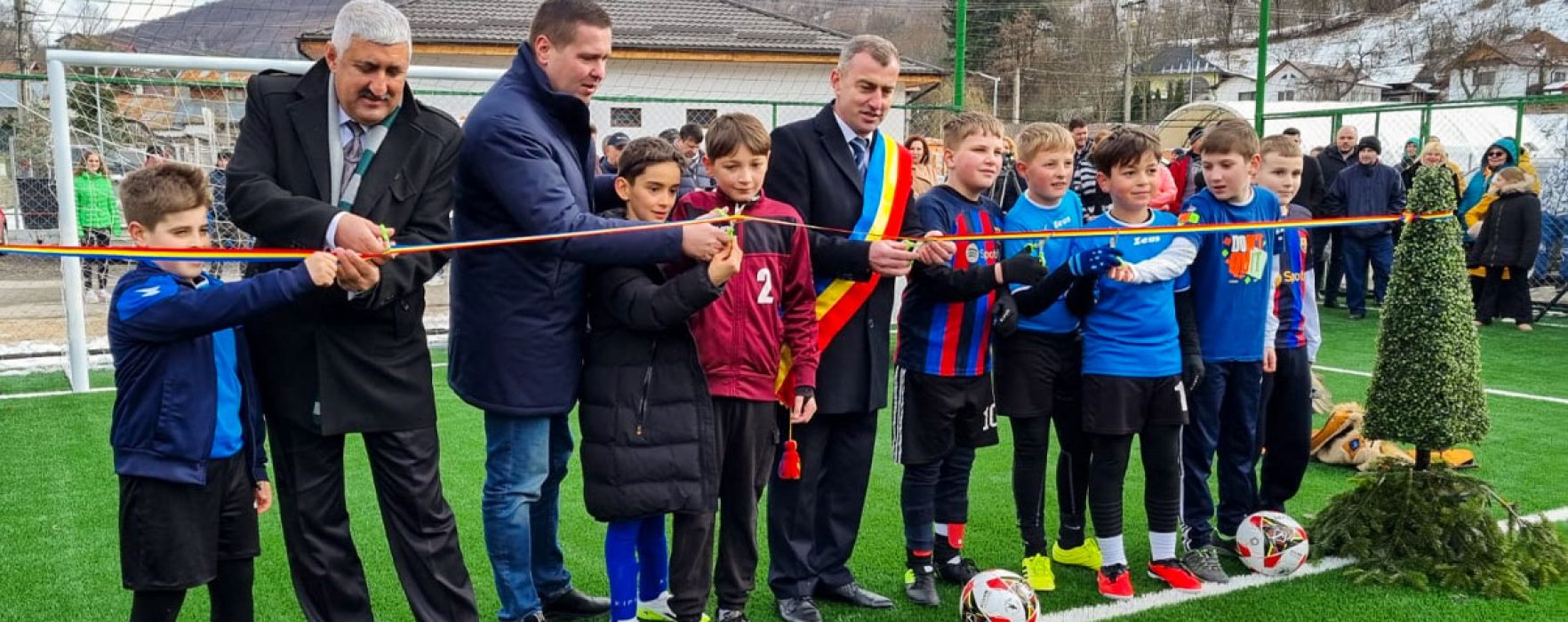 Dâmboviţa: Teren de sport inaugurat la şcoala din Moroeni