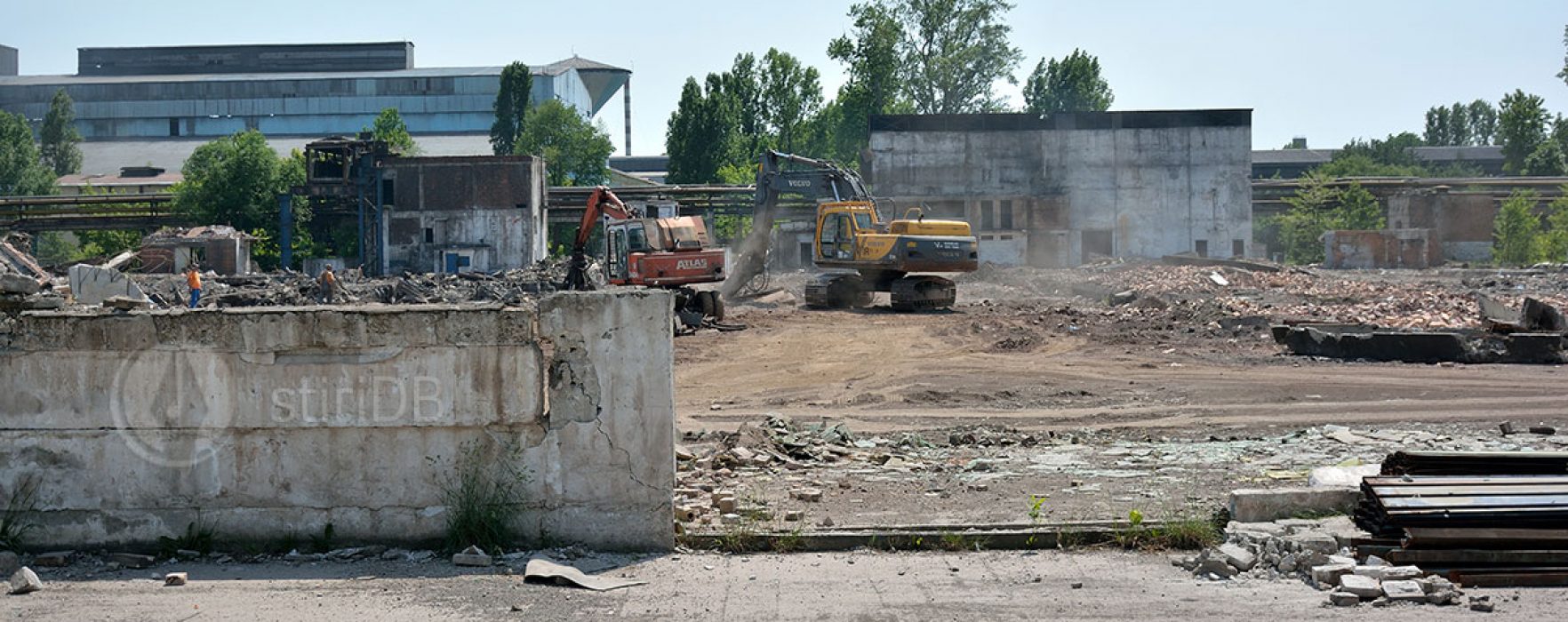 Cât teren e la COS Târgovişte şi la cât e evaluat