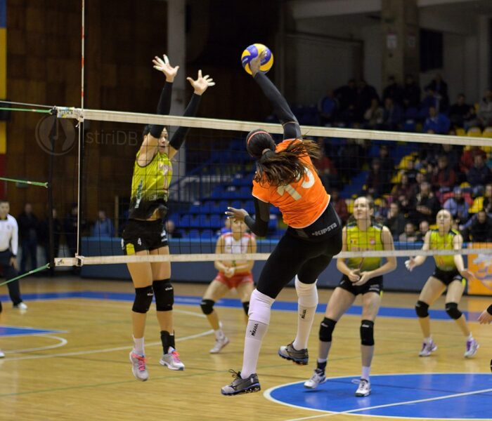 Volei feminin: CSM Târgovişte învinge categoric liderul Alba Blaj cu 3-0