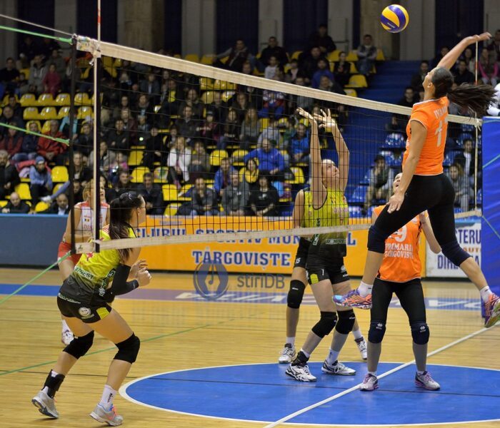 Volei feminin: CSM Târgoviște învinge Dinamo (3-0) în meciul tur din Cupa României