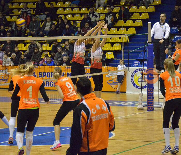 Volei feminin: CSM Târgovişte – Dinamo Romprest Bucureşti 3-1 (foto)