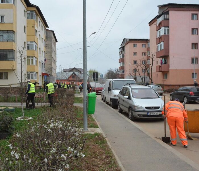 Primăria Târgovişte: Începe luna curăţeniei în municipiu