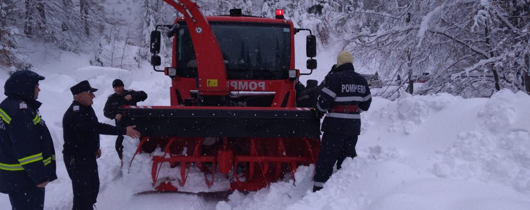 Dâmboviţa: DJ 714 – drumul de acces către Peştera a fost deszăpezit