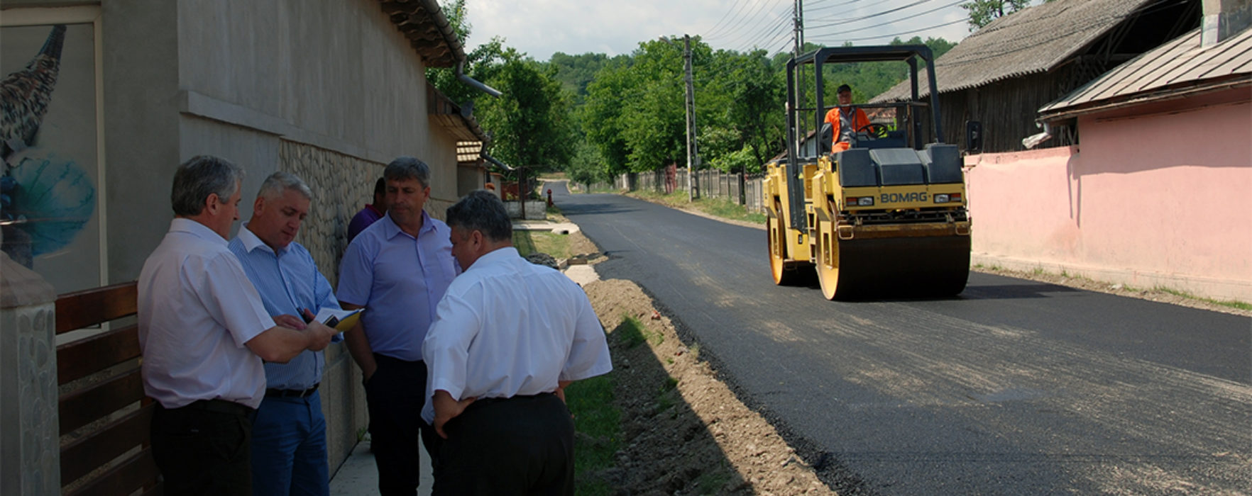 Brăneşti: Asfaltare drumuri locale prin asociere consiliul local-consiliul judeţean