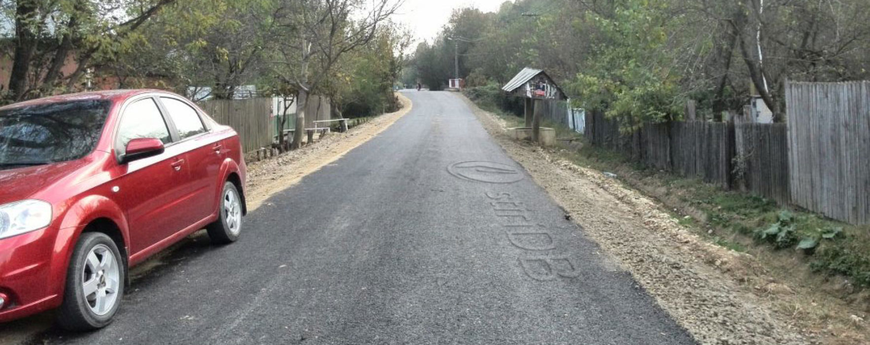 Drumuri din Valea Mare asfaltate prin asociere consiliul local-consiliul judeţean