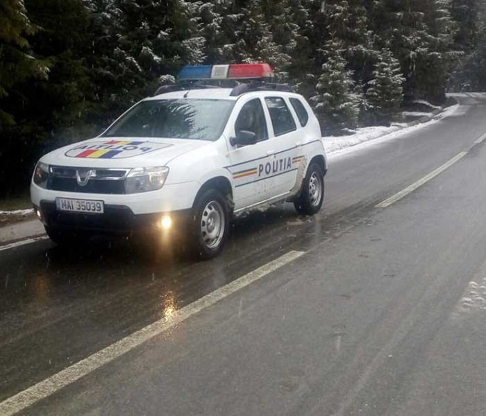 Dâmboviţa: Accesul în zona montană, doar pe DJ 714 care are alunecări de teren şi risc de dislocare de pietre