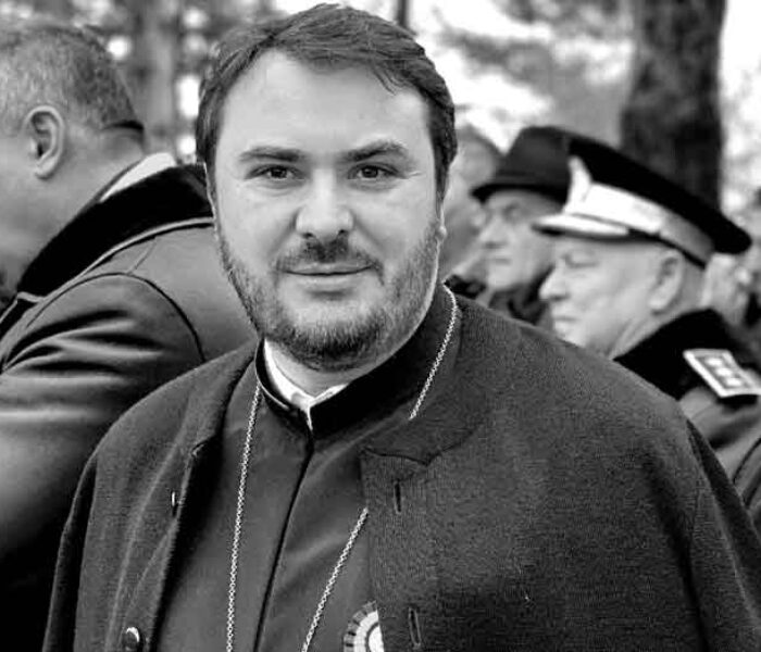 Vicar eparhial Ionuţ Ghibanu: Unii uită că sunt trecători și că patria-i eternă!