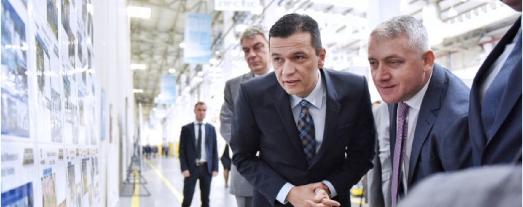 Târgoviște: Grindeanu și-a amintit de anii studenției, când studia pe PC-uri 286, în timpul vizitei la Universitatea ‘Valahia’