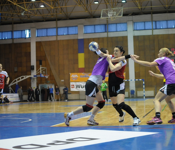 Derby de foc in semifinalele Cupei Romaniei la handbal feminin