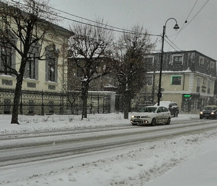 Un drum judeţean mai este închis în Dâmboviţa, alte trei blocate