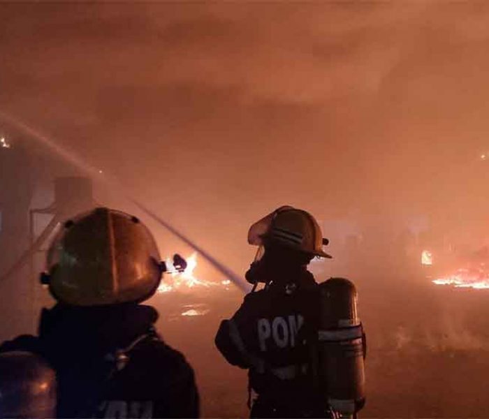 Dâmboviţa: Incendiu la o hală de producţie polistiren din Mija, a fost emis mesaj Ro-Alert