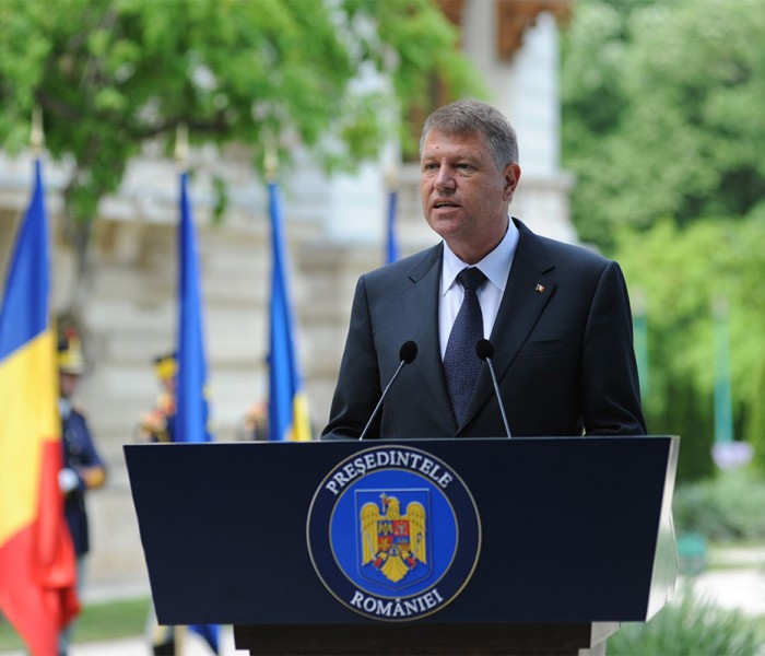 PNL Dâmboviţa: Aproape 80.000 de semnături strânse în judeţ pentru Klaus Iohannis