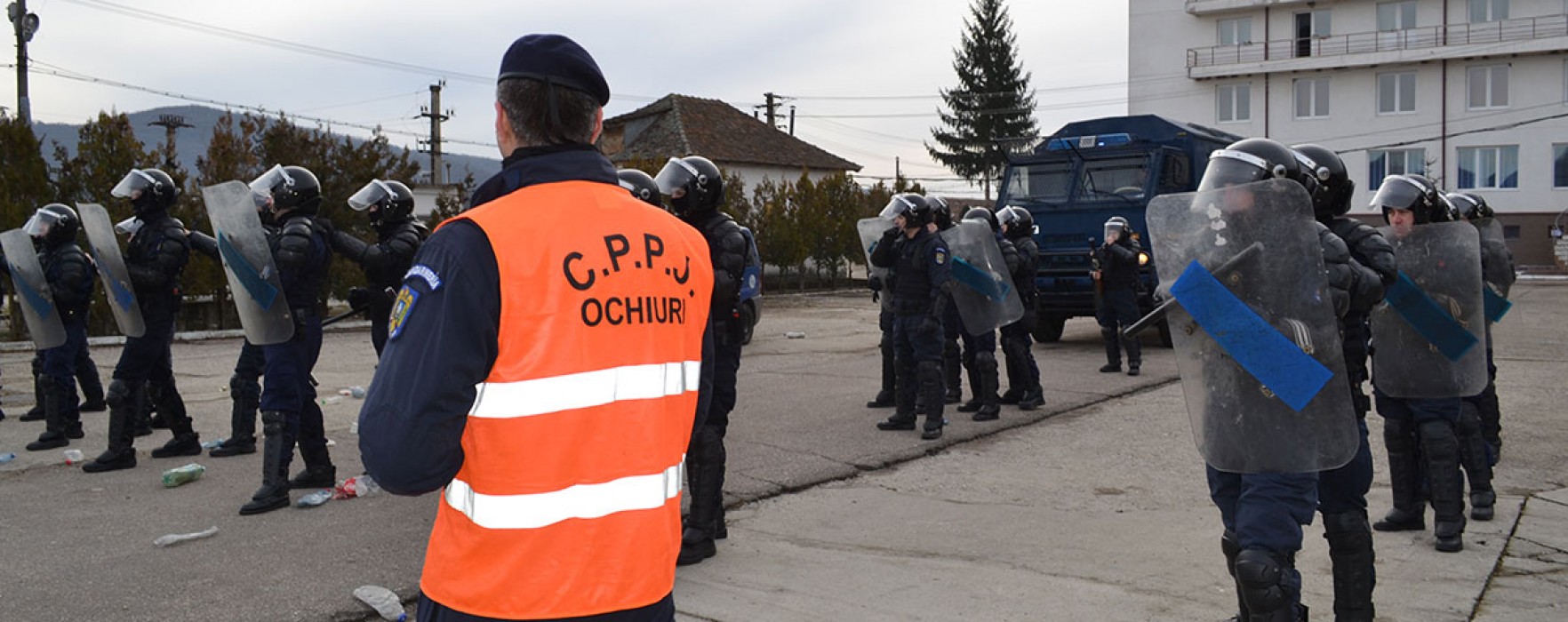 Exerciţiu complex de antrenament al jandarmilor la Centrul de la Ochiuri