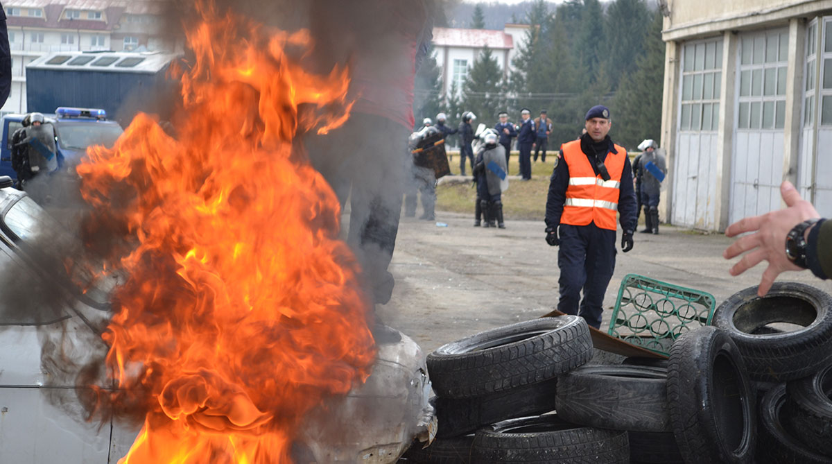 jandarmi-ochiuri-exercitiu-04