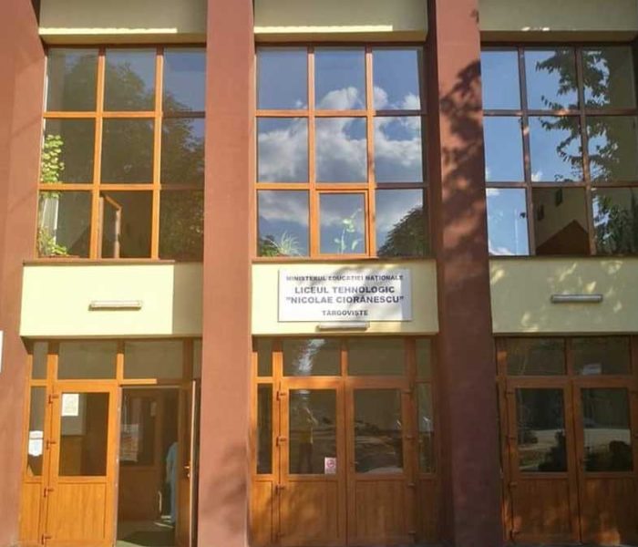 Târgovişte: Contracte semnate de primărie pentru învăţământ dual