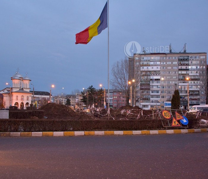 Târgovişte: Ce răspunde Compania de Apă când află că oamenii râd că forează după petrol la rondul de la autogară