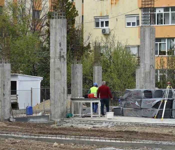 Primarul Târgoviştei: La Colegiul Carabella se construieşte cea mai modernă bază sportivă şcolară