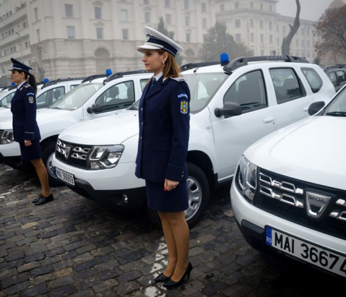 Dâmboviţa: Trei noi autoturisme Dacia Duster primite de IJP